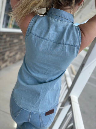 Roper Sleeveless Shirt Embroidered/ Novelty Denim Blouse